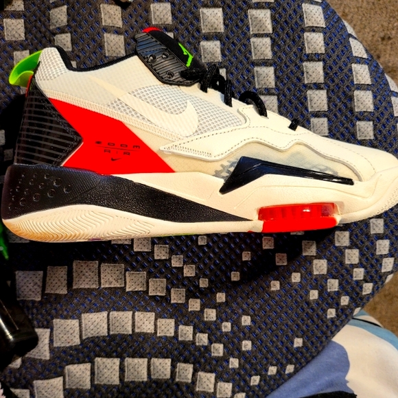 Womens Jordan New Zoom Air 92